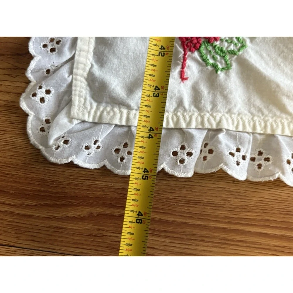 Vintage Candlewick Tablecloth w Eyelet Lace & 5 Placemats/Napkins Holiday Candle